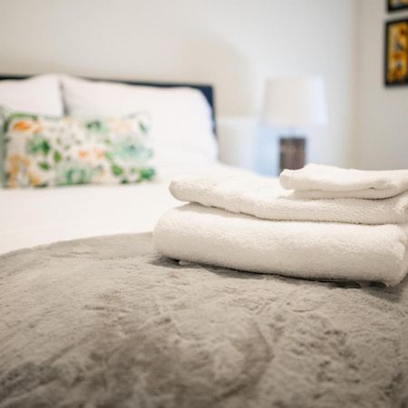 Spacious 3 Bedroom Apartment In Heart Of Niagara Thorold Kültér fotó
