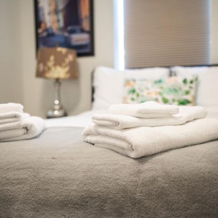 Spacious 3 Bedroom Apartment In Heart Of Niagara Thorold Kültér fotó