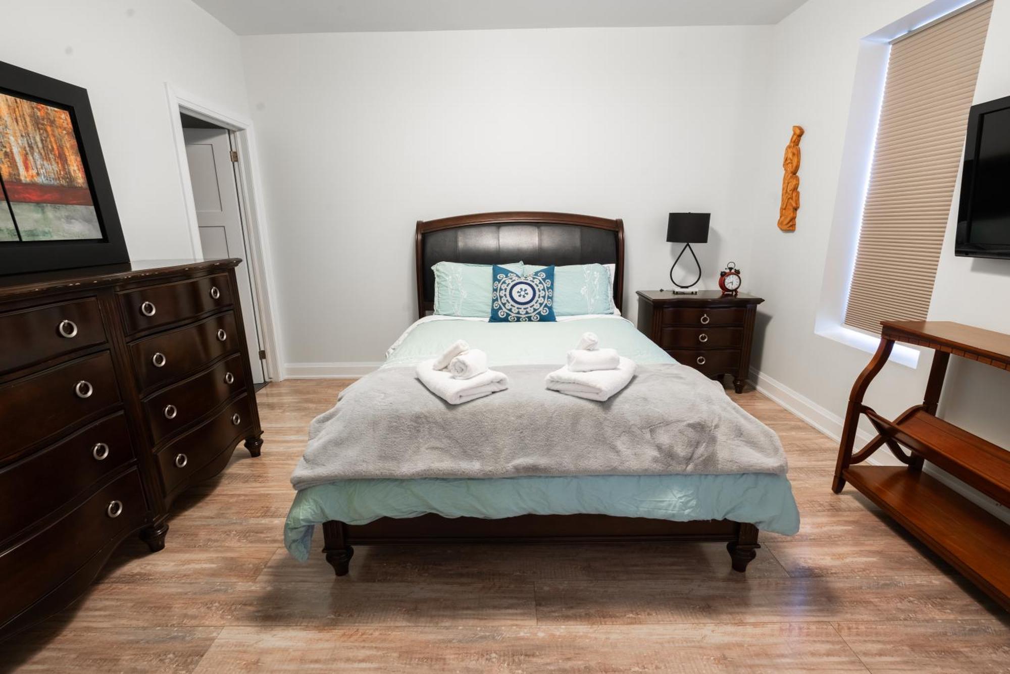 Spacious 3 Bedroom Apartment In Heart Of Niagara Thorold Kültér fotó